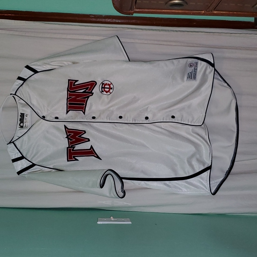 Minnesota Twins Jersey - Picture 2 of 11